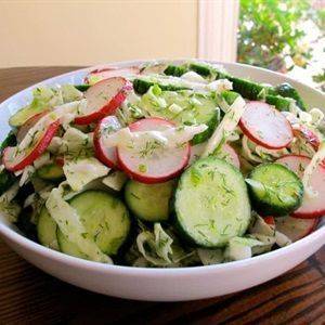 Salad dưa leo củ cải đỏ