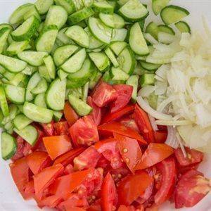 Salad dưa leo cà chua giòn mát