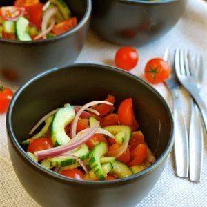 Salad cà chua dưa leo tươi mát