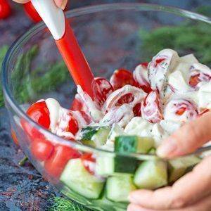 Salad kem cà chua dưa leo