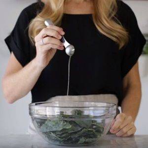 Snack cải Kale nướng giòn