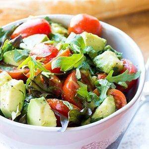 Salad bơ cà chua rau agurula