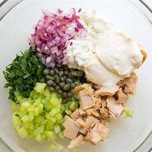 Salad cá ngừ rau củ