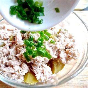 Salad cá ngừ trộn khoai