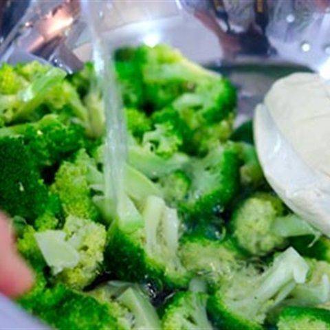 Salad đậu hũ và bông cải xanh