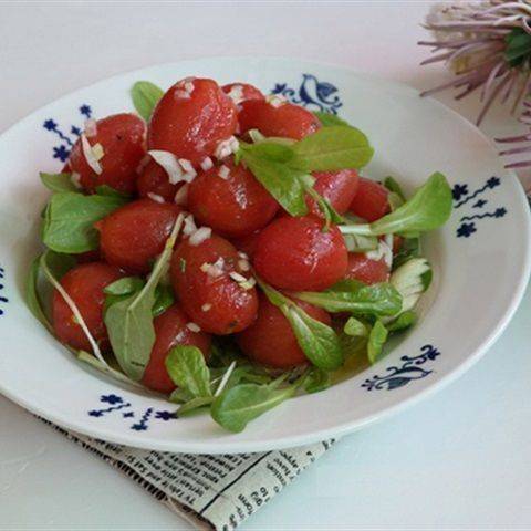 Salad cà chua bi cải non