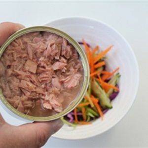 Salad cá ngừ hộp