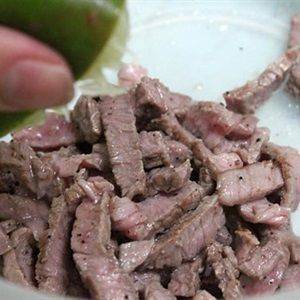 Gỏi thịt bò kiểu Thái
