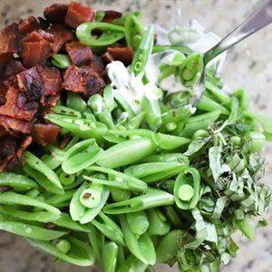 Salad đậu que thịt xông khói