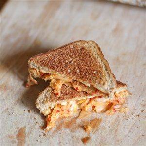 Bánh mì sandwich kẹp kimchi