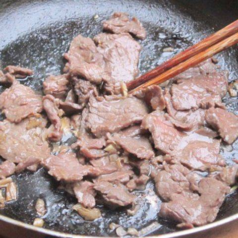 Gỏi thịt bò trộn rau càng cua