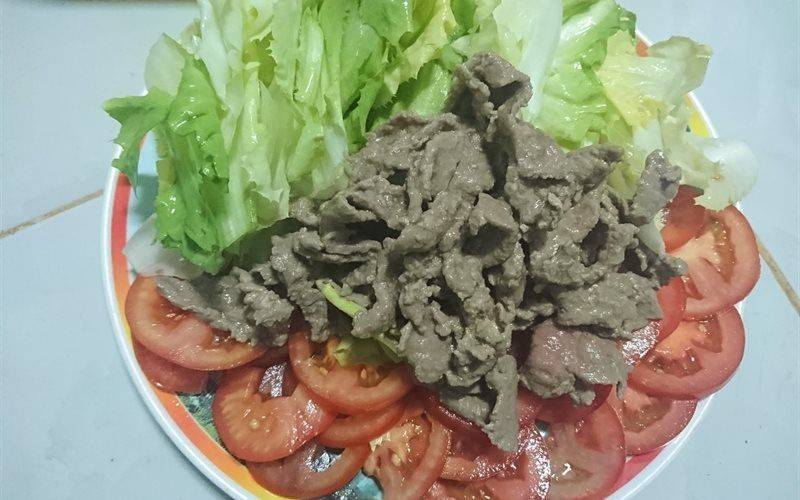 Salad trộn dầu giấm thịt bò