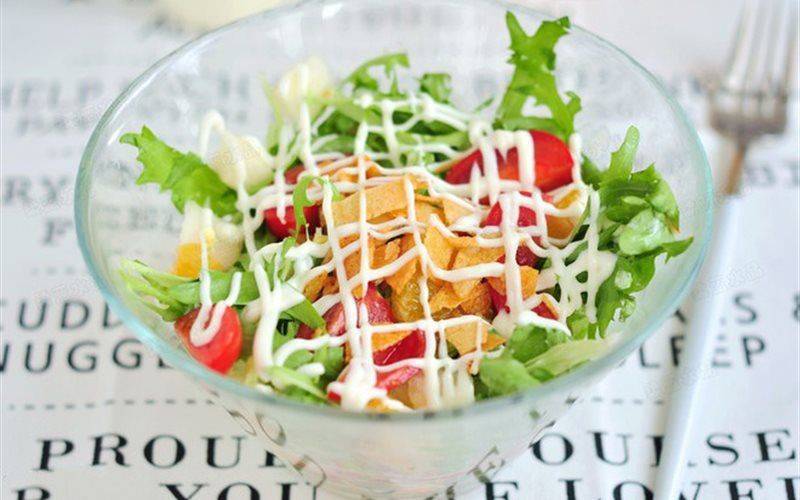 Salad rau quả đơn giản