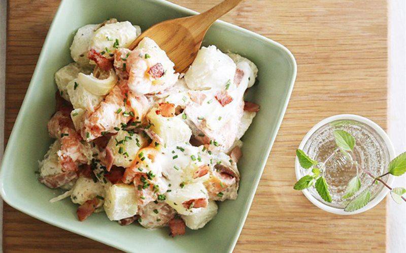 Salad cá hồi khoai tây giảm cân