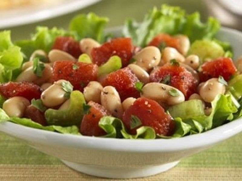 Món chay : Salad đậu trắng và cà chua