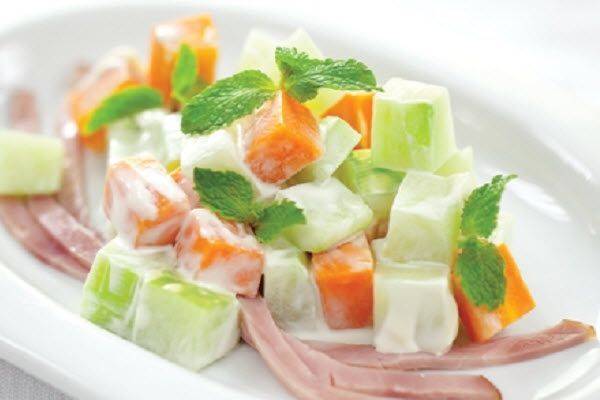 Cách chế biến món salad su su đơn giản