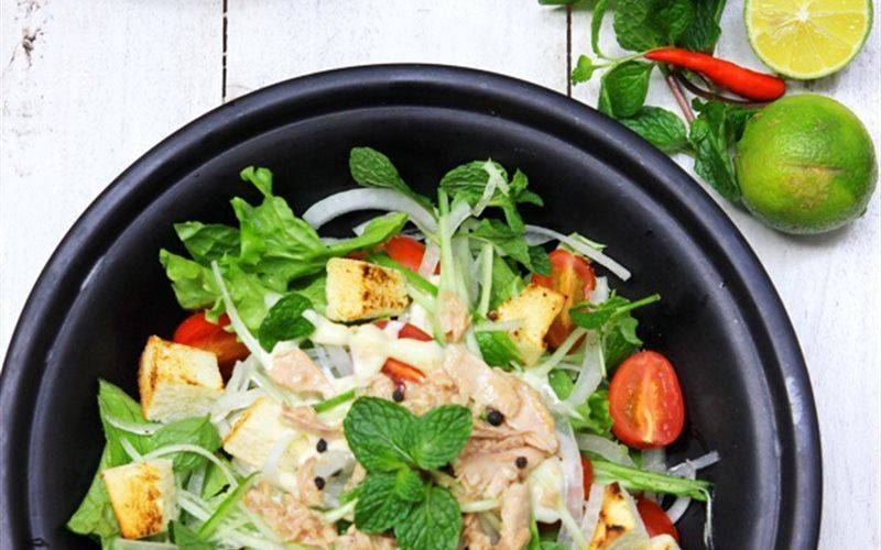 Salad cá ngừ đơn giản