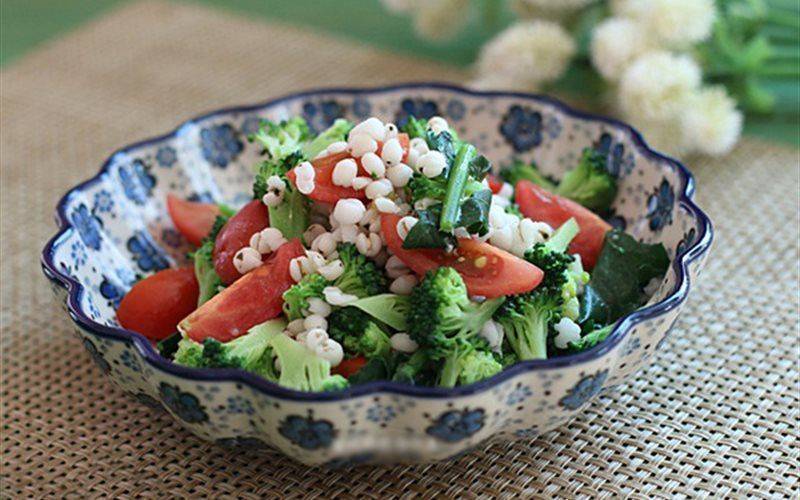 Salad bông cải xanh cà chua hạt bo bo