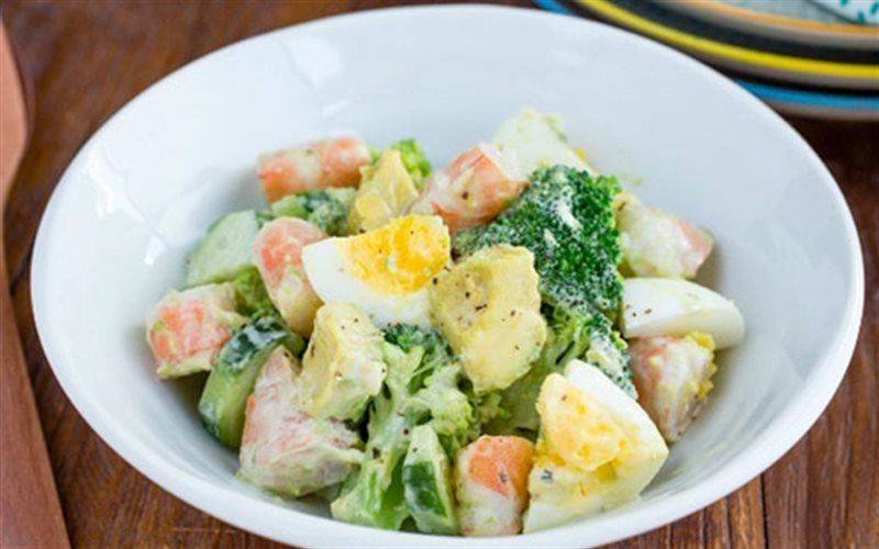 Salad tôm trứng