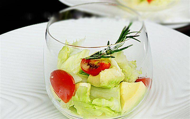 Salad bơ cà chua bi